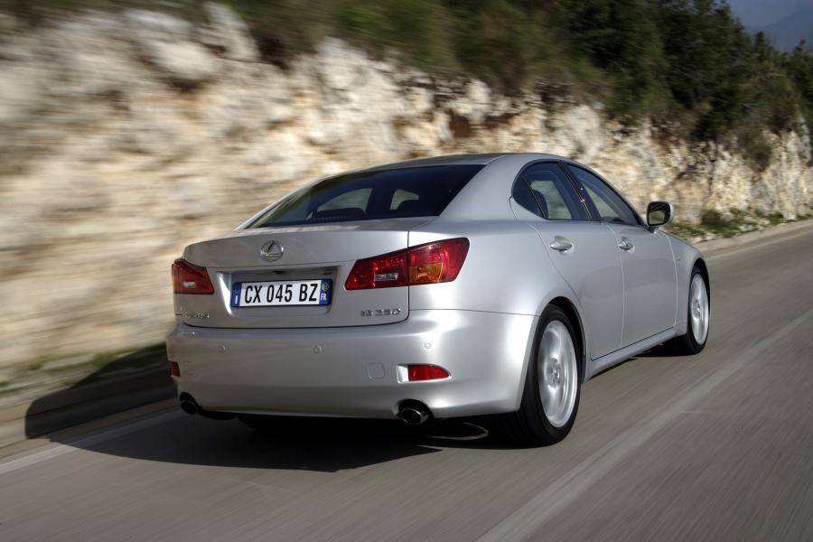  Lexus IS250 2005 года  (фото 44 из 141)
